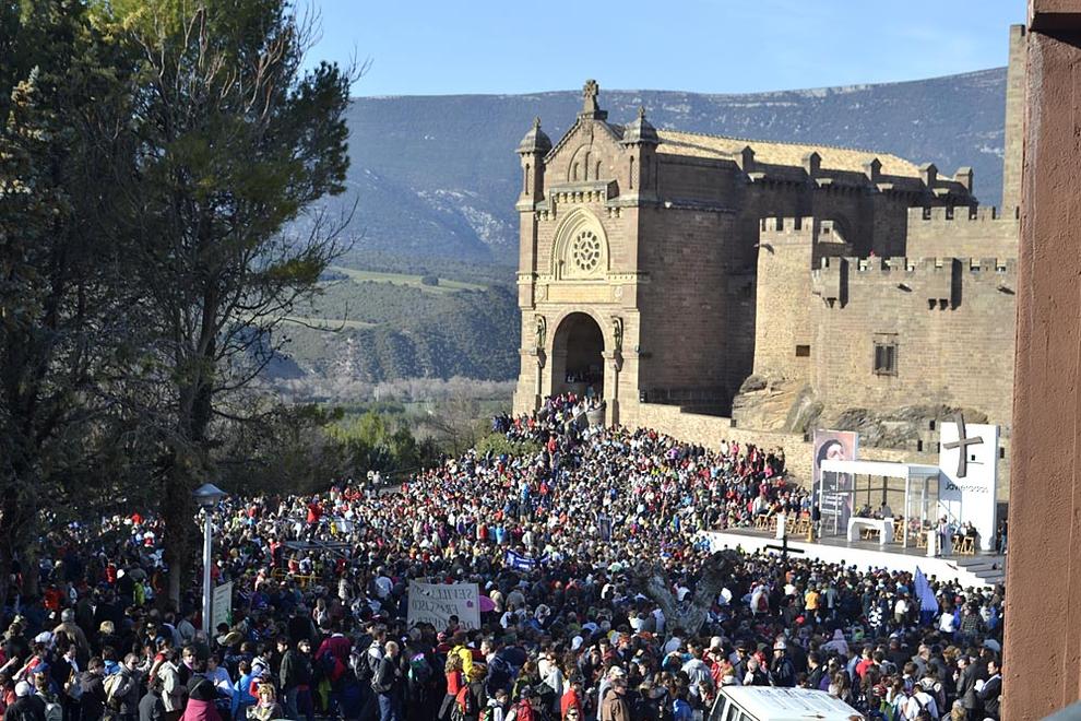 Multitudinaria Javierada Con Sol Y Sin Incidencias