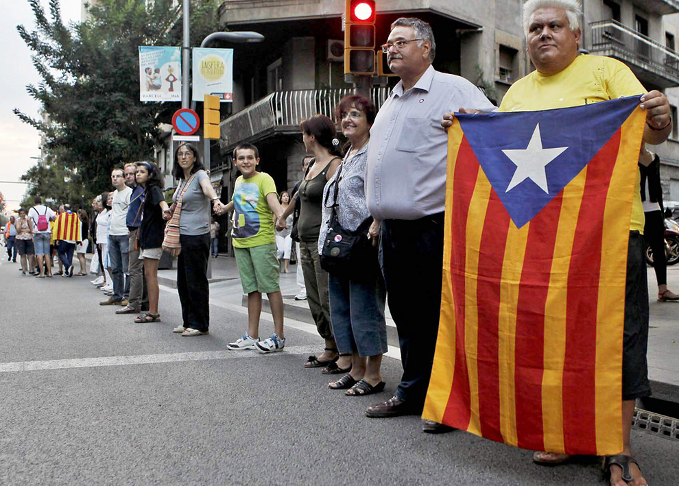 La Cadena Humana De La Diada Ahonda La Divisi N Entre Ciu Y Psc