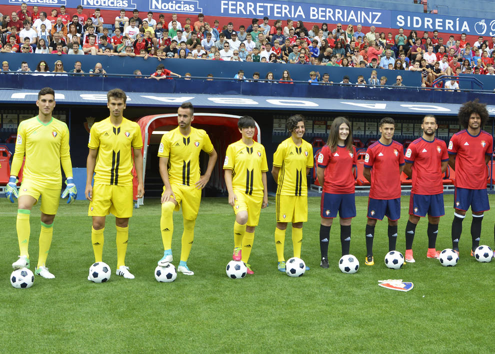 Osasuna Presenta Sus Nuevas Equipaciones Y Los Nuevos Fichajes