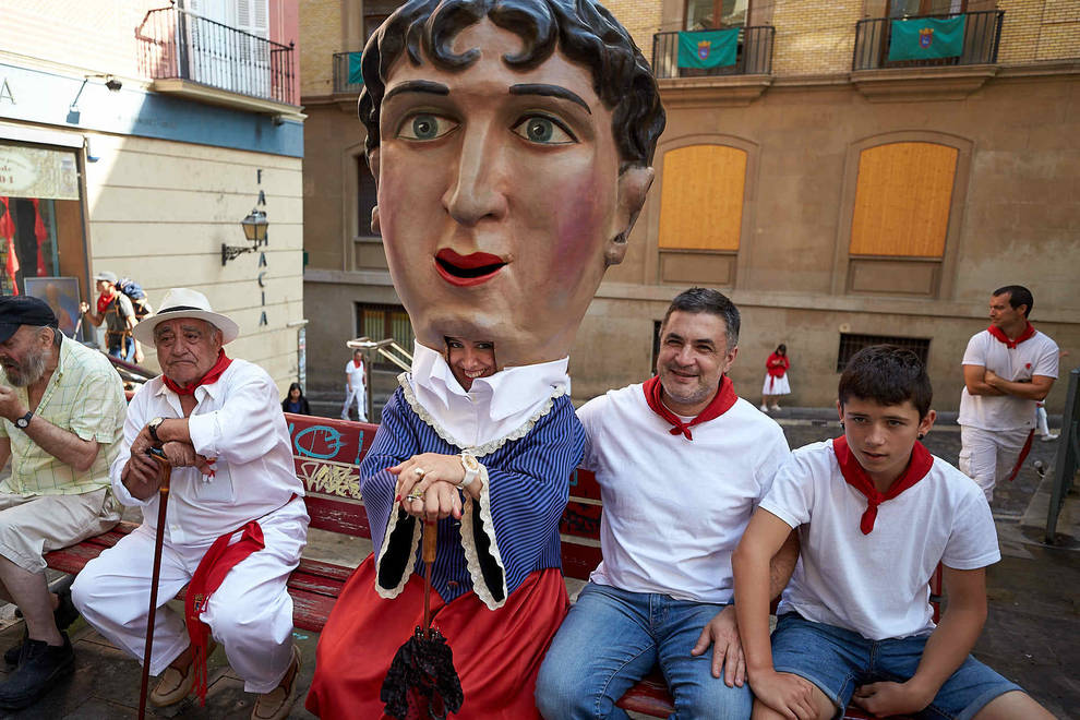 Salida de la Comparsa de Gigantes y Cabezudos del día 14 de julio