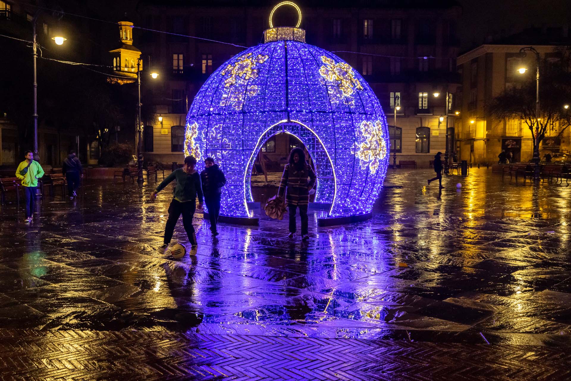 Luces Que Enganchan En Pamplona