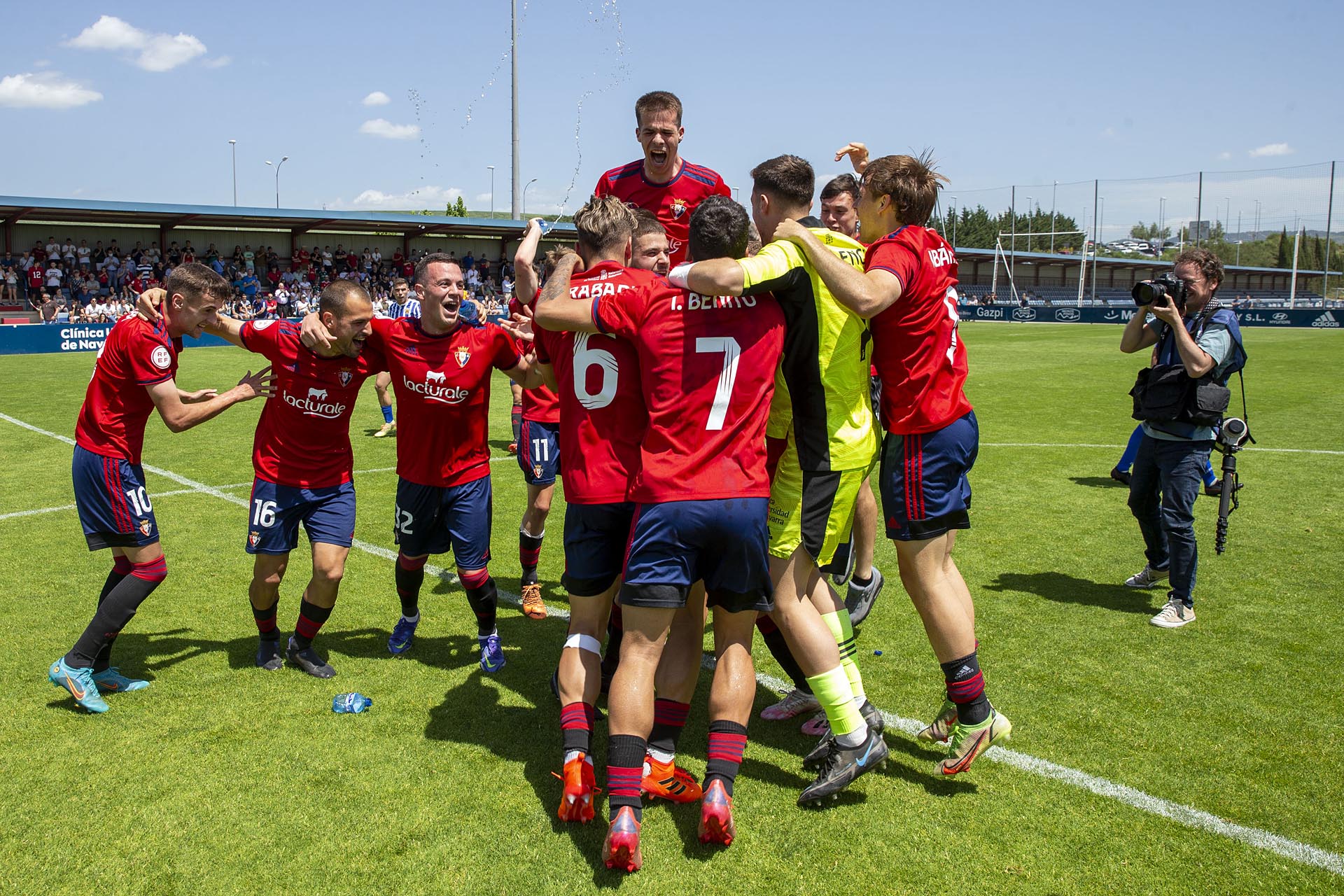 Fotos de la celebración del ascenso de Osasuna Promesas