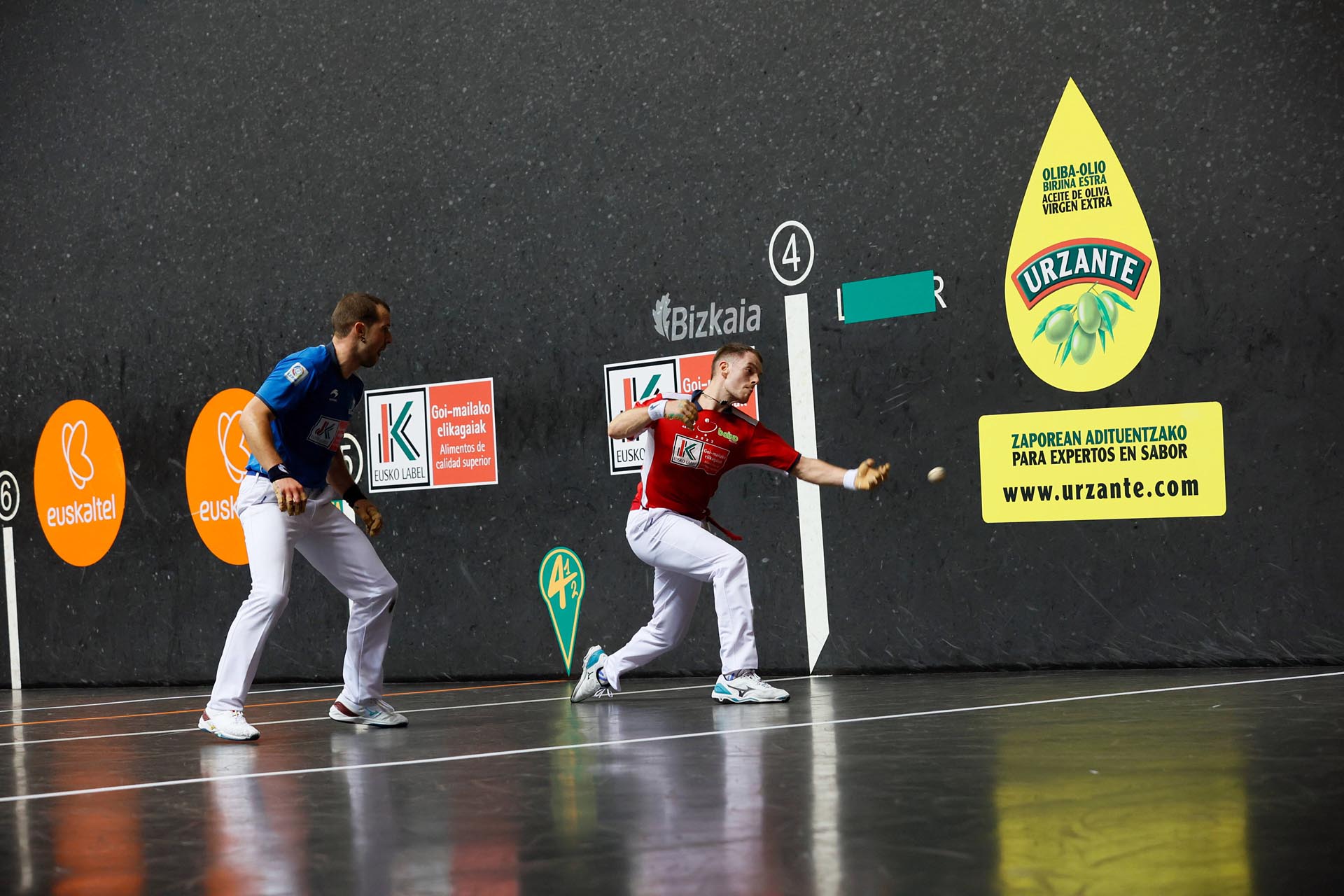 Im Genes Del Duelo Entre Unai Laso Y Aitor Elordi En El Front N Bizkaia