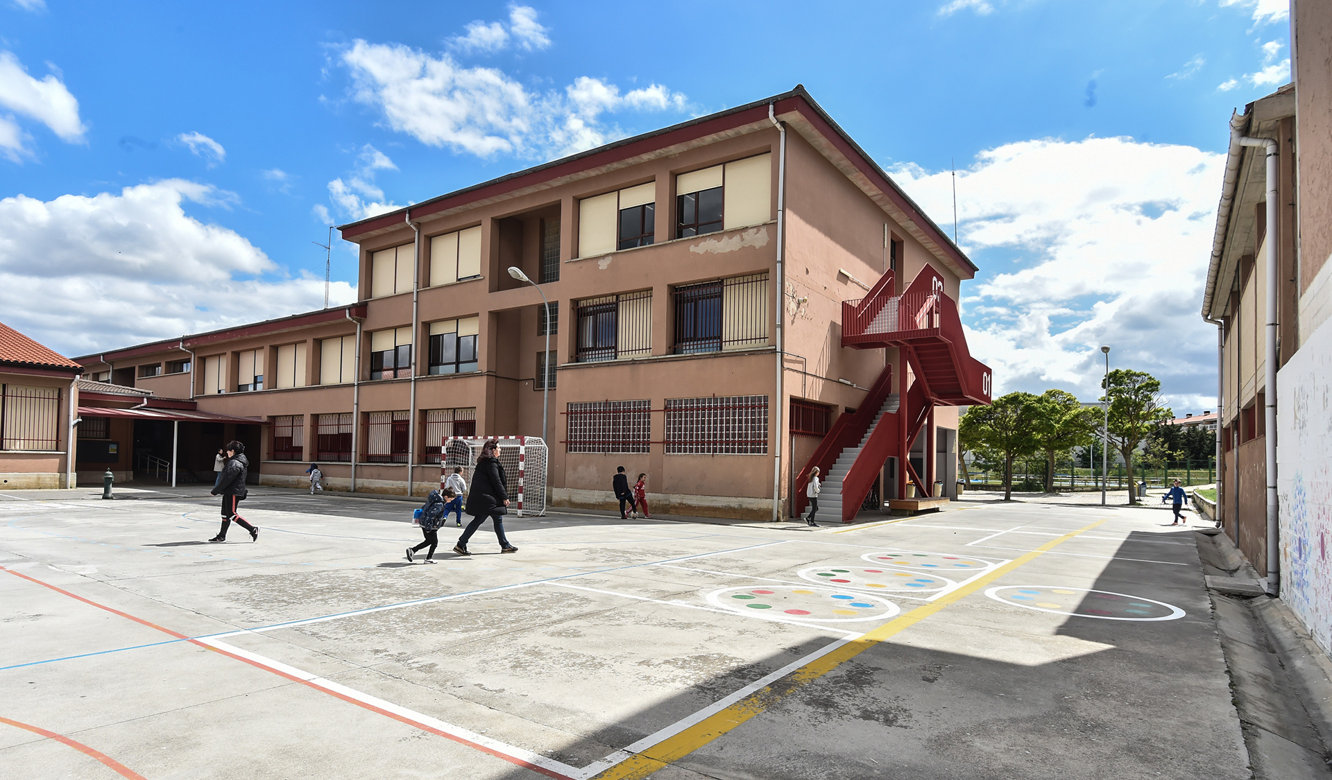 Piden Que El Patio De Las Comarcales De Tafalla Abra Fuera Del Horario