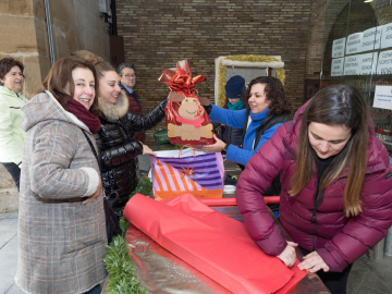 A: BLANCA ALDANONDO
F: 20/12/2022
P:  
L: TUDELA
T: PROGRAMA "ENVOLVIEND ILUSIONES" CON LOS TRABAJADORES Y USUARIOS DEL CENTRO DE REHABILITACION PSICOSOCIAL qUEILES DE TUDELA