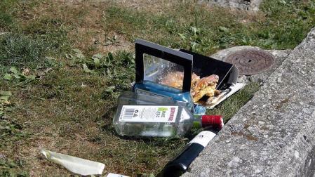 Tras nueve días de fiestas, cientos de operarios trabajan para que Pamplona luzca su mejor "cara"