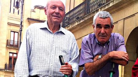 Una sandía gigante de 59,840 kilos fue exhibida este sábado en la Plaza del Castillo, por un vecino de Pamplona natural de Badajoz, que hizo una apuesta con un conocido de que en su tierra existían frutos enormes de este tipo.