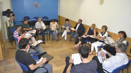 La Mesa de los Sanfermines se ha reunido este miércoles por la tarde en la Sala de Descalzos para debatir la programación cultural de las próximas fiestas y hacer un balance de las pasadas.