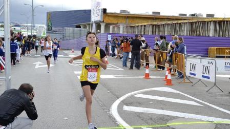 Este domingo se ha celebrado la I Carrera Popular La Morea On Fitness con la participación de alrededor de 280 corredores. Imanol Cruz y Raquel Llamas se han impuesto en categoría absoluta.