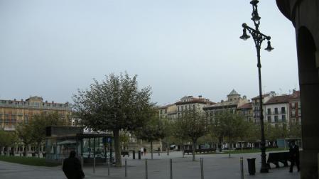 Varios lugares de Pamplona amanecen con niebla este domingo