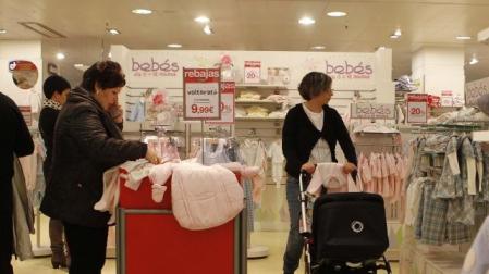 El sábado comenzó la temporada de rebajas de enero, que, de forma agresiva, se alargará hasta finales del mes de febrero, durante dos meses. 	J.A.GOÑI
