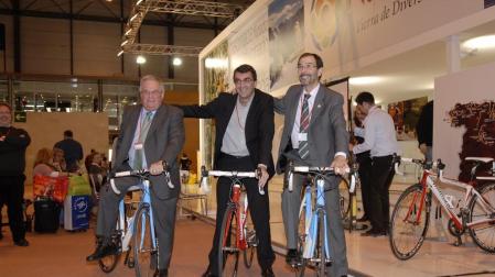 La Vuelta se presenta también en el stand de Navarra en Fitur