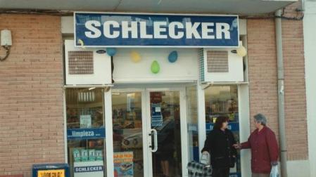 Imagen de uno de los 40 establecimientos de Schlecker en Navarra. En concreto, el de Cascante. 	DN