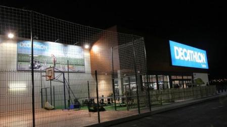 Imagen de la fachada de Decathlon de Tudela. ALDANONDO