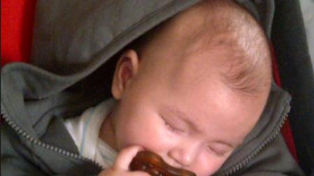 Alegría en el bautizo de Lucas, el hijo de Fonsi Nieto