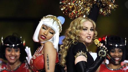 La Reina del Pop aprovechó uno de los eventos deportivos más vistos en la televisdión estadounidense para rememorar su carrera musical con una presentación en la que interpretó sus éxitos, desde el clásico "Like a Prayer" hasta el más reciente "Give me all your loving".