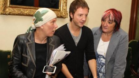 Uxue Barkos, Aitor Lakasta y Ana Barrena, de NaBai, en un pleno municipal de Pamplona. 	EDUARDO BUXENS