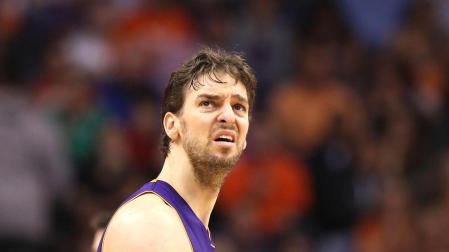 Phoenix no desaprovecha las p&eacute;rdidas de Bryant (102-90)