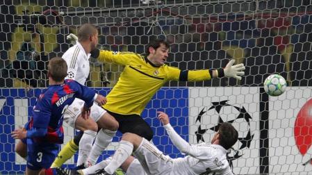 El Real Madrid tira la victoria en el último minuto