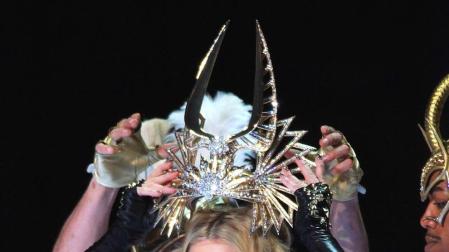 La Reina del Pop aprovechó uno de los eventos deportivos más vistos en la televisdión estadounidense para rememorar su carrera musical con una presentación en la que interpretó sus éxitos, desde el clásico "Like a Prayer" hasta el más reciente "Give me all your loving".