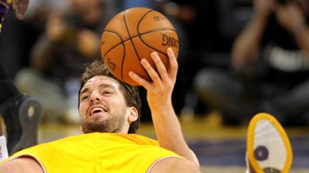 Pau es historia de los Lakers, se marche o no