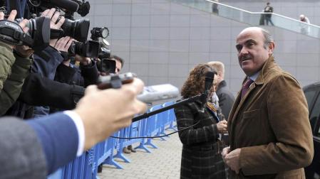 De Guindos dice en Bruselas que Espa&ntilde;a reducir&aacute; el d&eacute;ficit