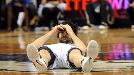 Jeremy Lin tumba a Ricky Rubio