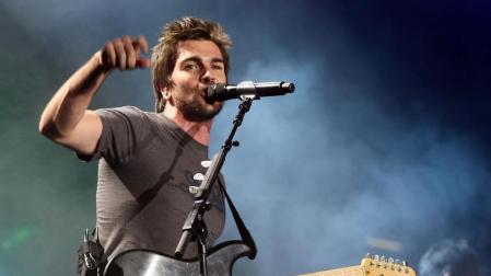 Juanes da un giro a su música apoyado en Juan Luis Guerra