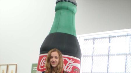 Alba Mat&iacute;as gana el concurso Coca-Cola de j&oacute;venes talentos