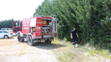 Tres focos de fuego aparecieron este jueves en torno a las tres de la tarde en varios tramos de la vía del tren a su paso por varias localidades de Navarra.