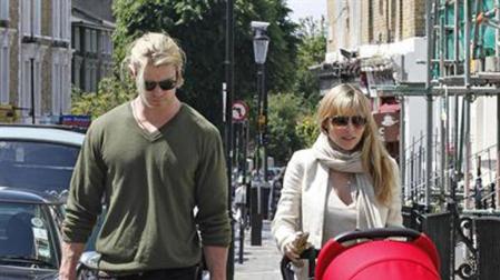 Elsa Pataky y Chris Hemsworth, de compras con su hija