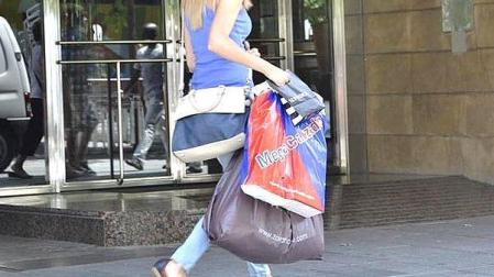 Comienzan las rebajas de verano 2012 en Pamplona