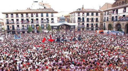 Los tudelanos celebran el chupinazo en honor a las fiestas de Santa Ana, el domingo 24 de julio.