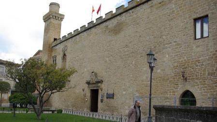 El PSN pide que se negocie con el Estado el ERE del Parador de Olite