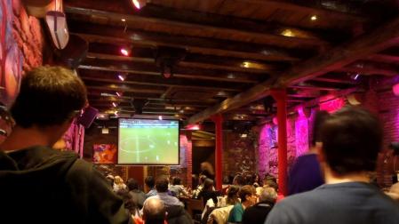 Bares abarrotados para ver el partido