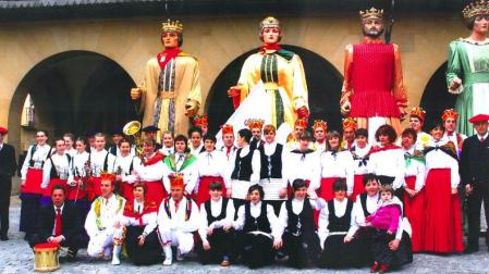 35 a&ntilde;os bailando en Olite