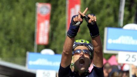 Intxausti sigue la fiesta del Movistar