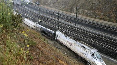 Un tren Alvia que unía Madrid y Ferrol ha descarrilado este miércoles cerca de Santiago de Compostela