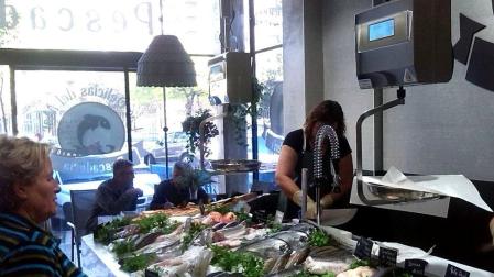 Pamplona estrena su primera pescader&iacute;a que abre por la tarde