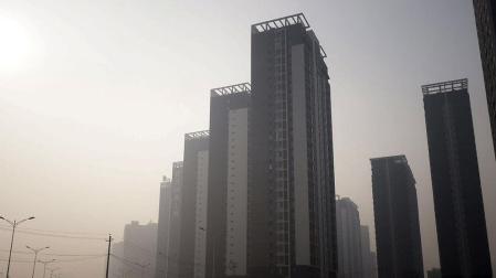 La contaminaci&oacute;n que sufre Pek&iacute;n obliga a cancelar 30 vuelos