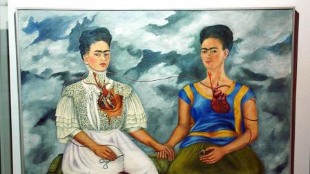 Frida Khalo, vista por su ropa en im&aacute;genes
