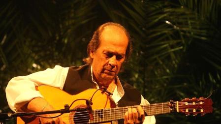 El guitarrista flamenco Paco de Lucía ha fallecido a los 66 años de un infarto en Cancún (México) cuando se encontraba con su hijo en la playa.