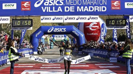 Emase y Cinthya Limo ganan en la Media Maratón de Madrid