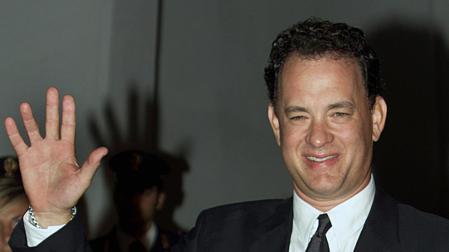 Tom Hanks obligado a volver en mula tras pinchar una rueda