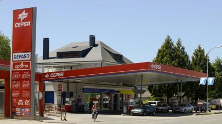 Las gasolineras se abren al escenario 'low cost', sin tiendas ni empleados