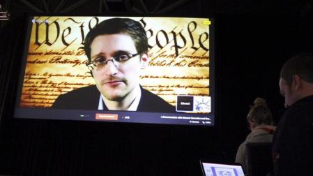 Snowden insta a solucionar los problema de privacidad