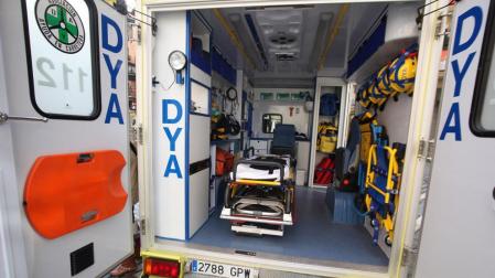 Una ambulancia de la DYA
