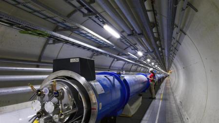 El CERN enfr&iacute;a el acelerador de hadrones