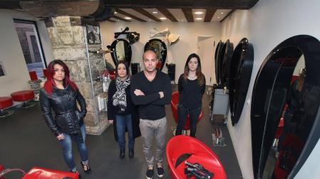 Raúl García, desalojado de la ladera junto al embalse que se deslizó