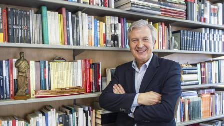 El latín, un instrumento para "amueblar la cabeza"